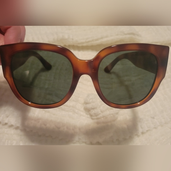 Gucci GG0142SA sunglasses - Picture 7 of 7